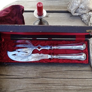 1900s French Fish Serving Utensils, Lovely Silver Plated Beautifully Engraved Art Nouveau Bird & Bull Rushes, Boxed French Fish Serving Set