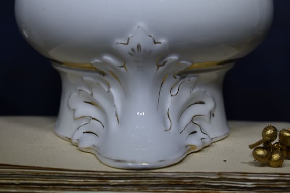 1800年代のフランス製磁器製ウォーターピッチャー：アンティーク