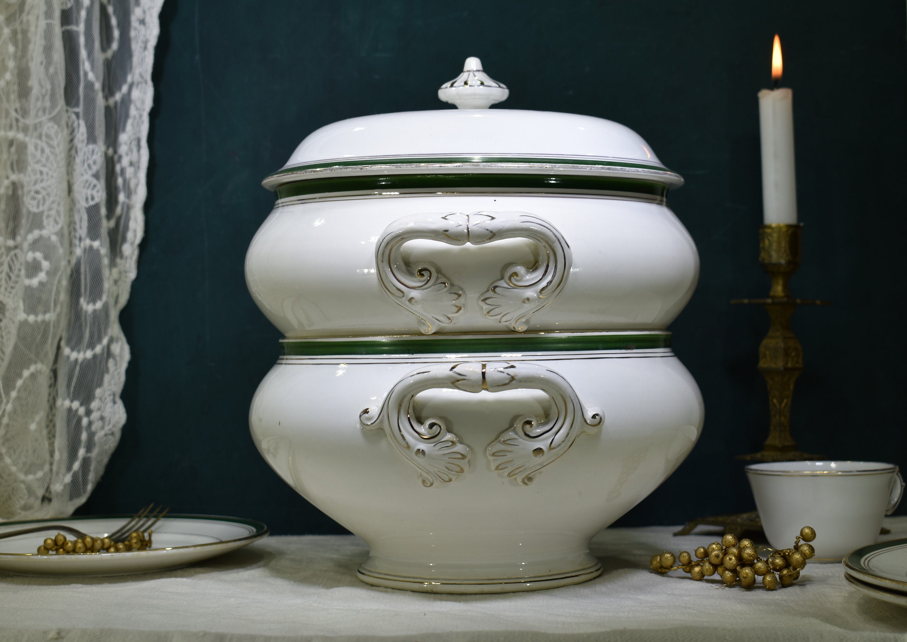 1920 Français 2 Ironstone Tureens & 1 Lid, Un Bel Ensemble de Digoin Soupe Tureens, Blanc avec Des A