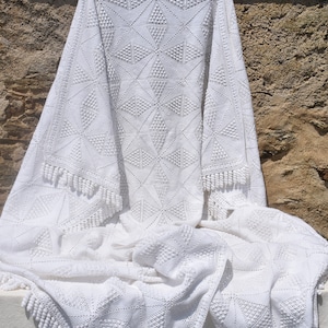 Reserviert für Melanie, XL weiße gehäkelte Baumwolldecke & passender Nackenrollenbezug, handgefertigter schwerer Häkelüberwurf, French Boho