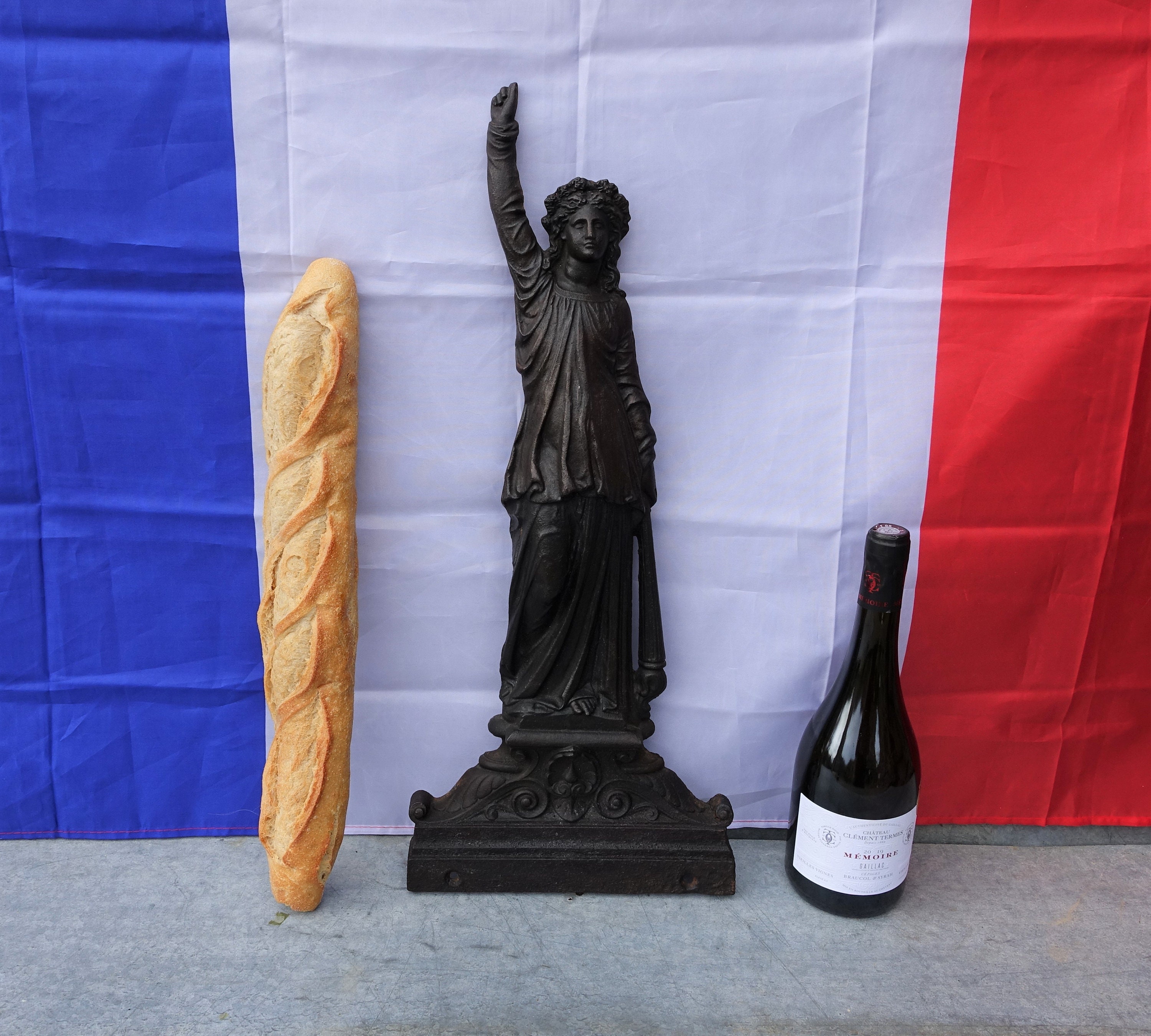 フランスの「マリアンヌ」鋳鉄製壁飾り、鋳鉄製自由の女神像 フランスの「マリアンヌ」鋳鉄製壁飾り、鋳鉄製自由の女神像