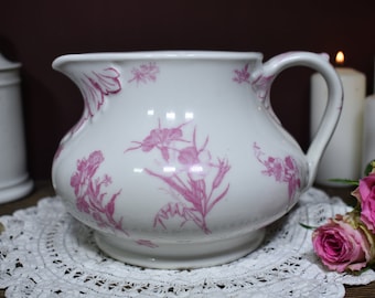 1800 Franse porseleinen waterkruik, een prachtige antieke Franse witte porseleinen kruik met gevarieerde roze korenbloemen en anjers, prachtig.