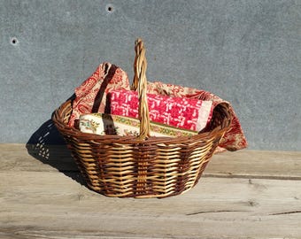 ナチュラルカラーの小さな楕円形のヴィンテージ籐バスケット - Etsy 日本