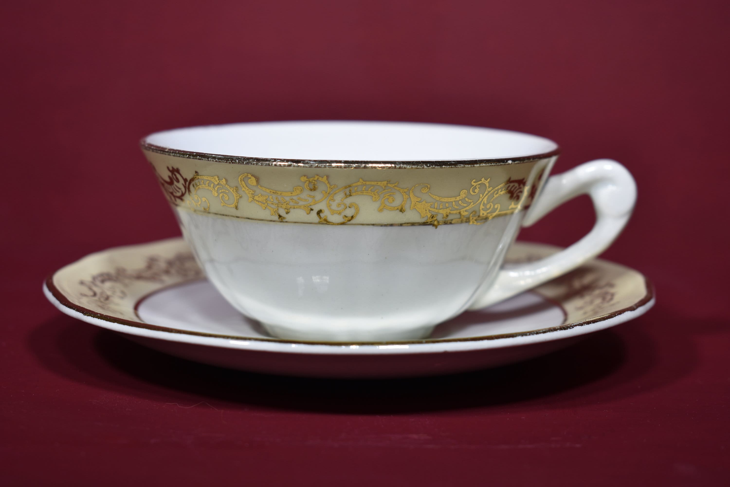 Années 1950 Français Cup & Saucer Set, 4 Tasses Demi-Porcelaine