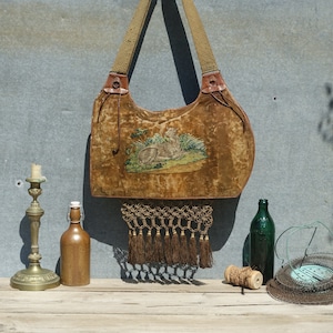 c1850 Lederjagdtasche, europäisches Wildlederimitat & Nadelspitze sitzendes Reh, Krone + Initialen, wunderbares Stück französischer Geschichte.