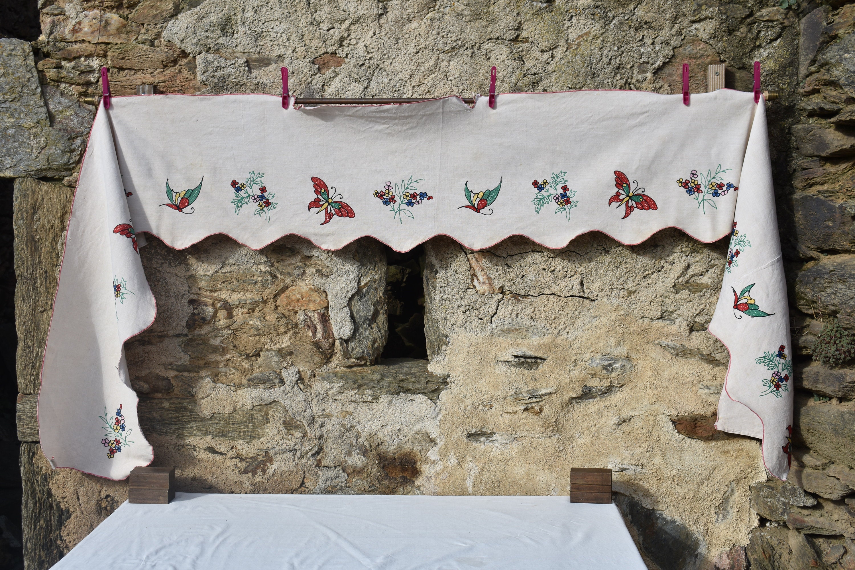Années 1930 Français Garniture d'étagère en Lin, Grande Vintage Brodée à La Ferme, Bordure de Chemin