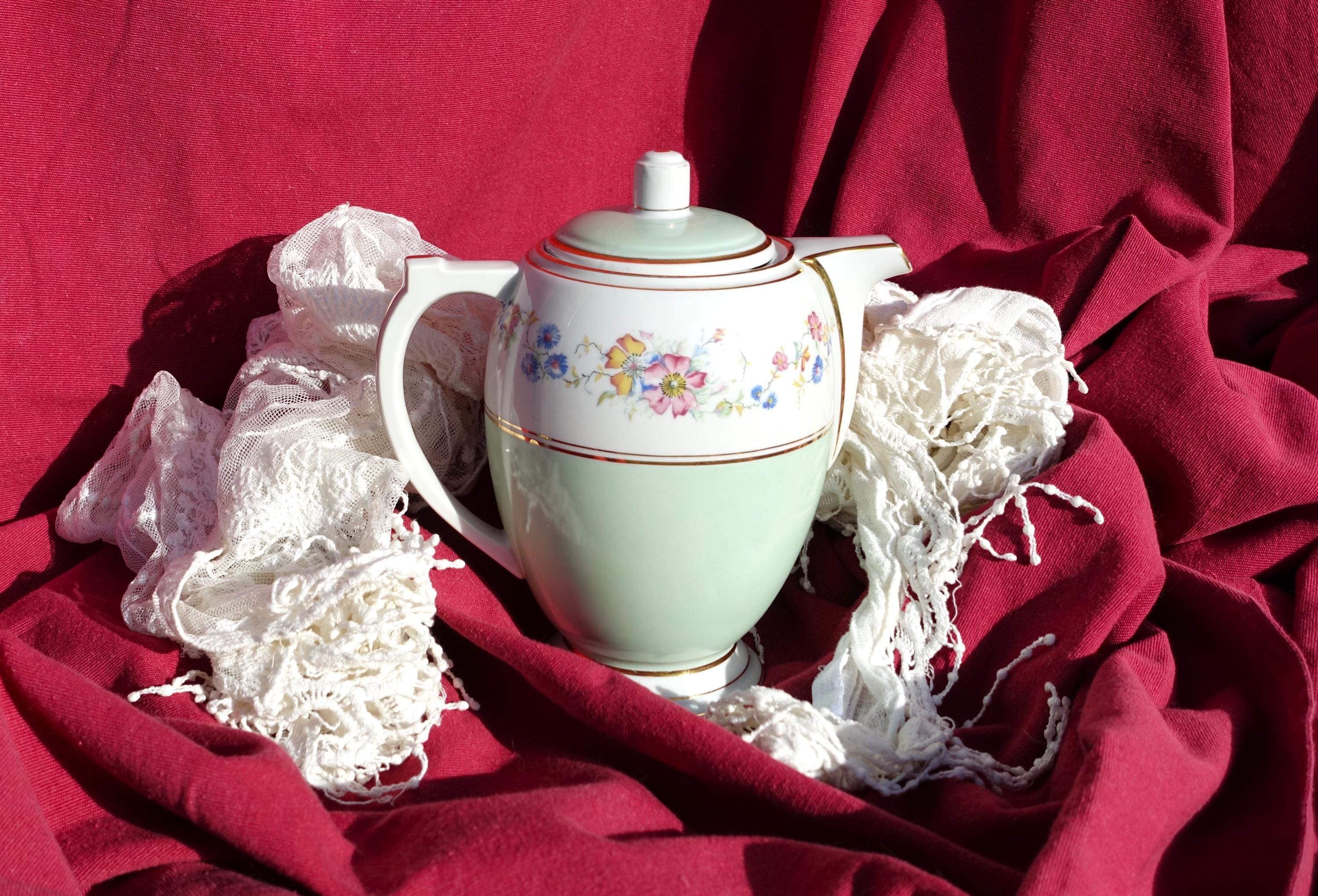 MarieDaageリモージュ　デザートプレート　フューシャピンク　ボタニカル柄 スナックセット リモージュ Porcelaine de Paris スナックプレート