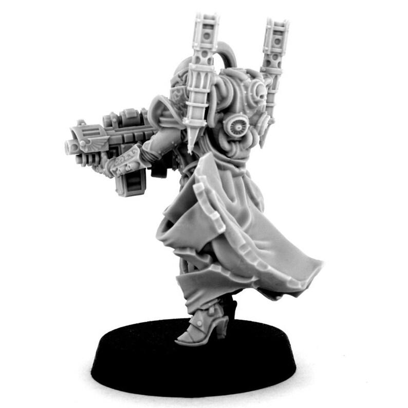 EMPEROR SISTER with storm boltgun