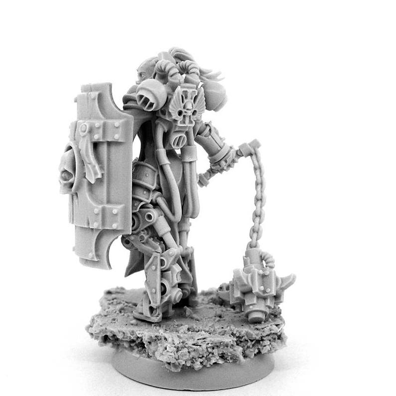 HERESY HUNTER Dominator with Flail and Shield