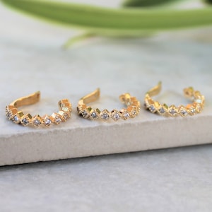 Cubic Zirconia Ear Cuff / Dainty Concha Earring / Crystal Clip On Helix Earring / Fake Piercing Ear Cuff / Upper Ear Hoop / Ear Huggie