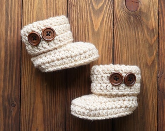 Baby button booties Gender neutral newborn shoes Hand knitted booties Baby beige booties