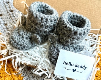 Pregnancy reveal to husband Crochet baby booties Pregnancy announcement box