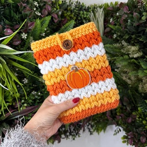 Halloween Kindle Case Kindle sleeve Spooky book cover Booktok Book wallet Kindle paperwhite case Kindle accessories Book lover gift