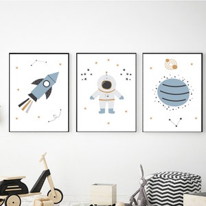 男の子向け宇宙のプリントウォールアート3点セット、ロケット船、宇宙飛行士、惑星、星の保育園装飾、幼児男の子部屋デジタルダウンロード