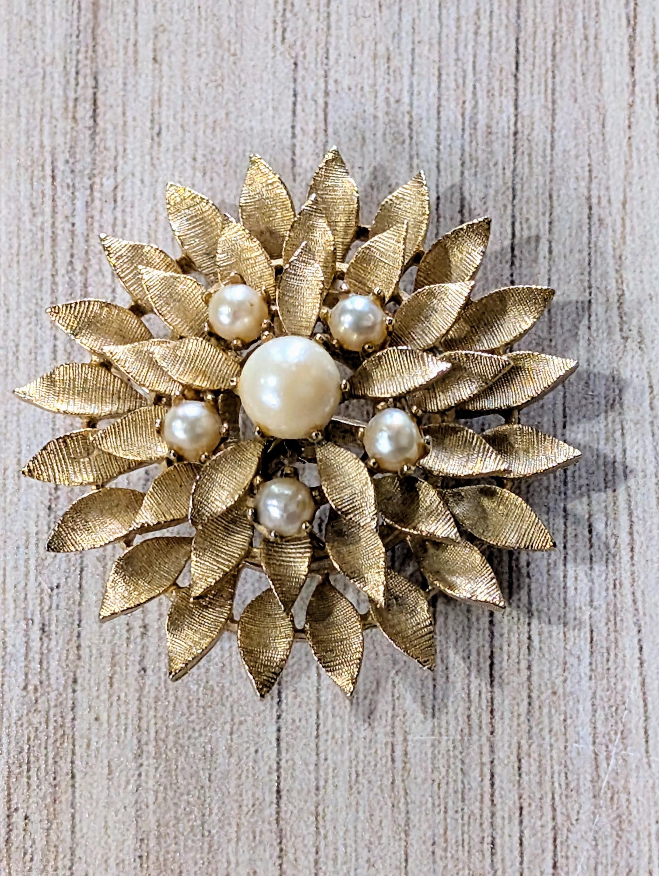 Vintage Gold Chrysanthemum Pin, Signed Lisner