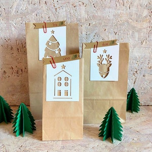 Calendario dell’Avvento 24 pezzi buste carta kraft con tag di natale bianchi in cartoncino traforato