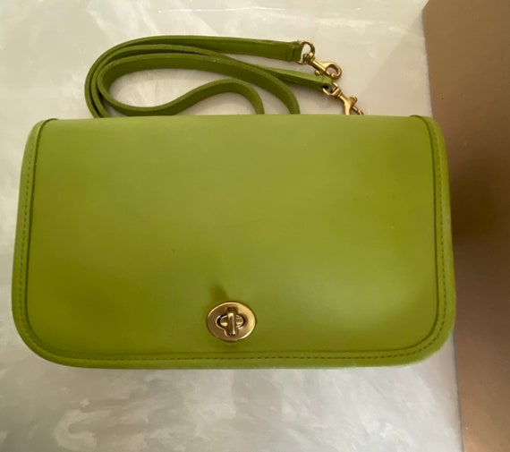 Coach Vintage Lime Green Leather Pocket Purse Bag