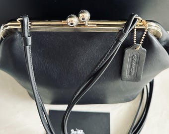 Coach Vintage LTD Black Lindy Kisslock Frame Swing Bag 9003 Coach Vintage LTD Black Lindy Kisslock Frame Swing Bag 9003