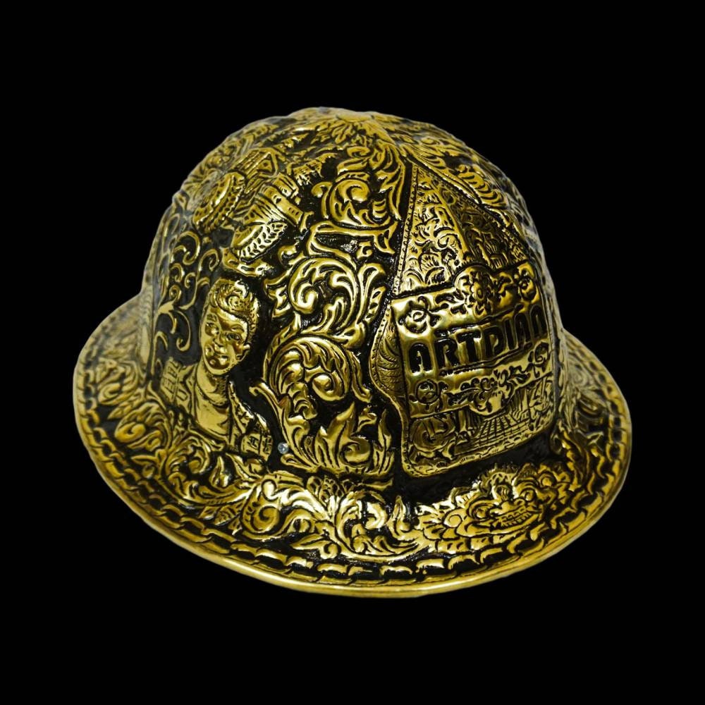 Casque de protection à bord complet sculpté à la main en laiton martelé sur mesure