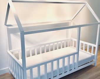 Lit Montessori fait main | Lit pour tout-petit, cadre de lit cabane, lit d'enfant, lit superposé, lit de maison, maison en bois, lit au sol, lit en bois, maison en bois