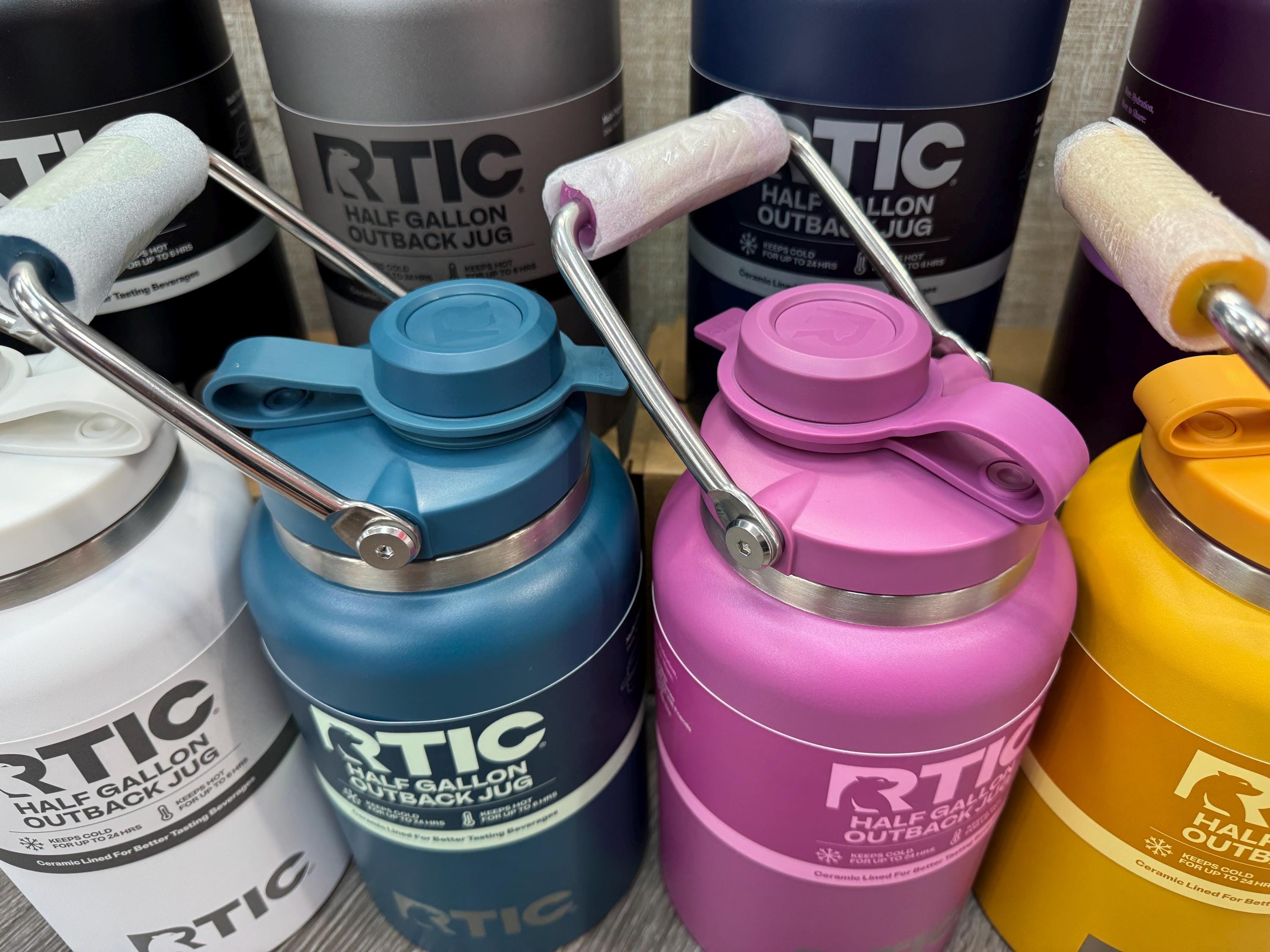 RTIC Outback Jug - Half Gallon - 64oz Ceramic Lined - Keeps Ice