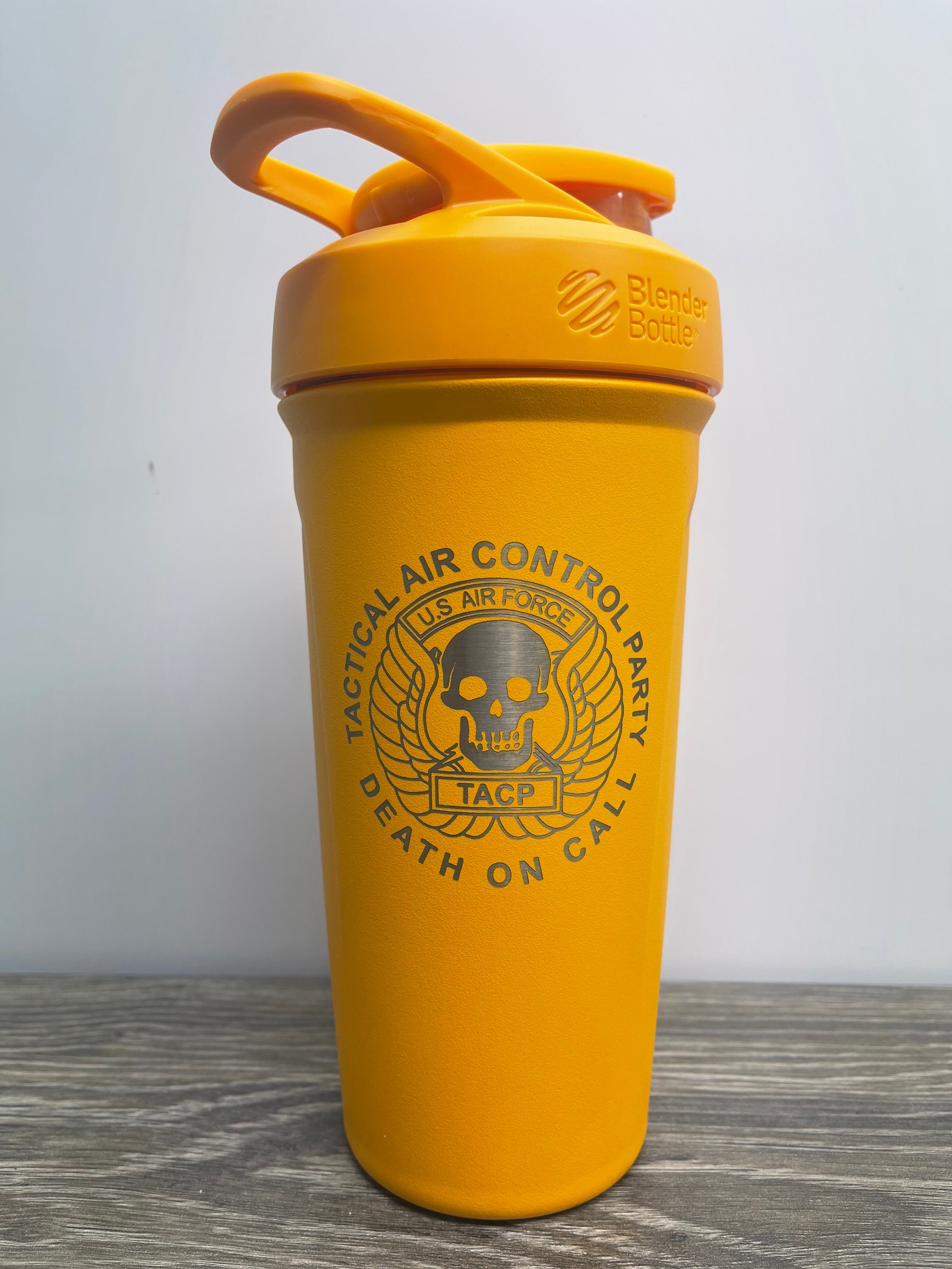 BlenderBottle Strada Shaker Cup Perfect for Protein Shakes and Pre Workout, 24-Ounce, Yellow