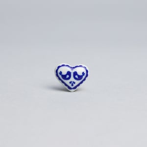 HEART LITTLE PIN/Blue heart/Men&#39;s lapel pin/Porcelain lapel pin/Heart lapel button/Folklore wedding pin/Wedding heart pin/Lapel pin button