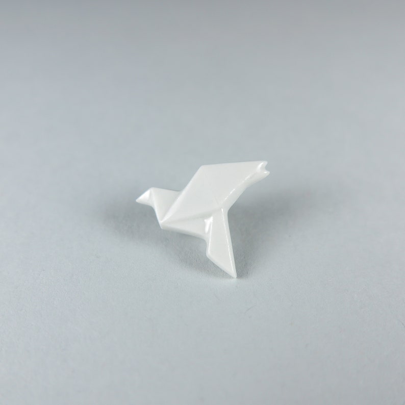 PORZELLAN ORIGAMI DOVE/Origami Dove Keramik Pin/Origami Mens Lapel Pin/Zierliche Hochzeit Reversnadel/Porzellan Anstecknadel/Bräutigam Anstecknadel Bild 2