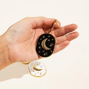 Moon and Stars Keychain – Celestial Keychain for Astrology or Space Lovers – Enamel Double-Sided Gift