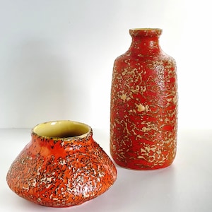 Vintage Hungarian Tofej Lava Glaze Vase Set – Red Volcanic Glaze – 1970s Mid-Century Modern Design
