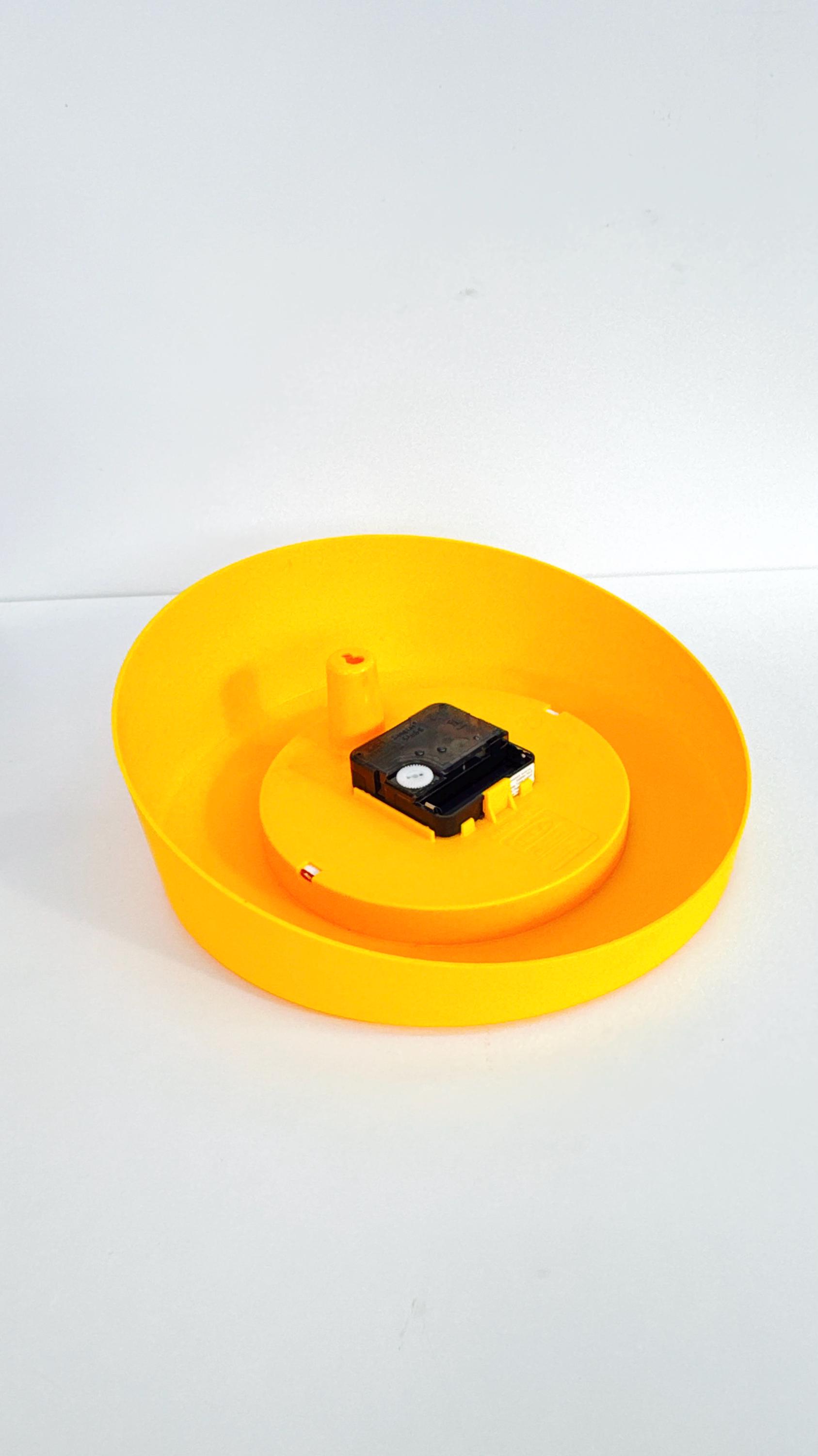 ヴィンテージ IKEA KVARTA 掛け時計 – 80 年代のポストモダンな