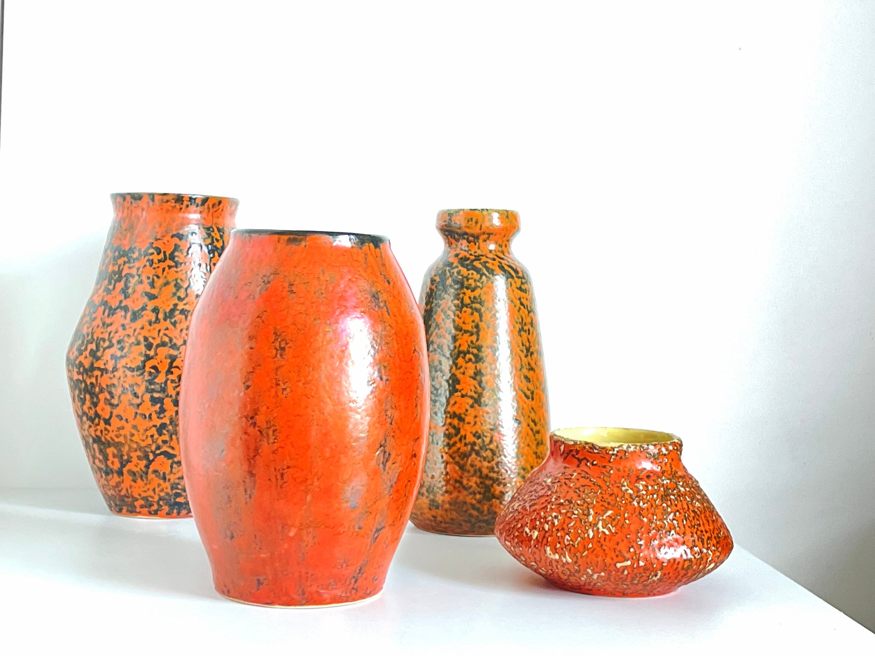花瓶・フラワースタンド 1970s Tofej Hungary Red Bottle Vase 1970s Tofej Hungary Red Bottle Vase Vintage Hungarian Vase