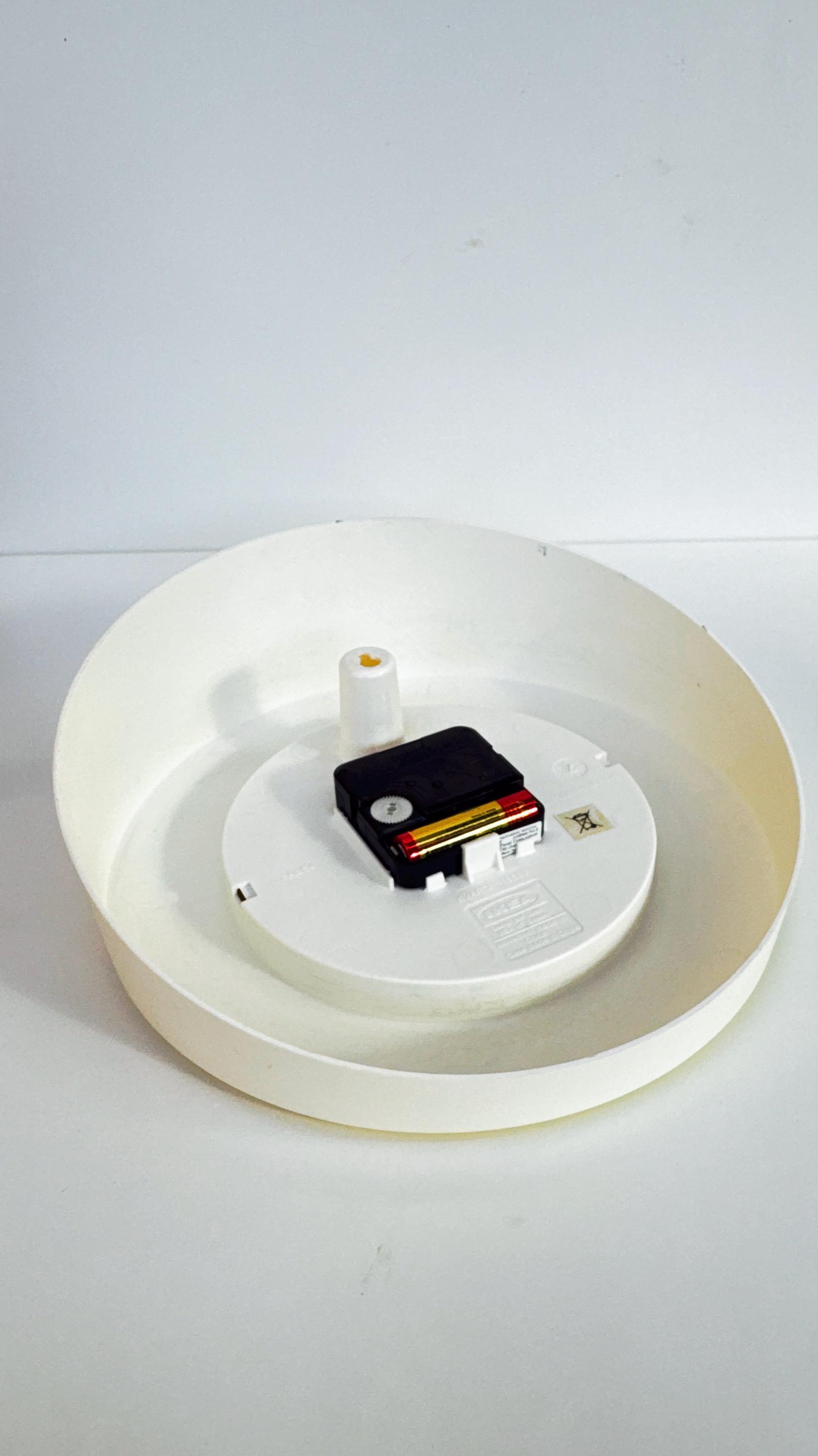 ヴィンテージ IKEA KVARTA 掛け時計 – 80 年代のポストモダンな