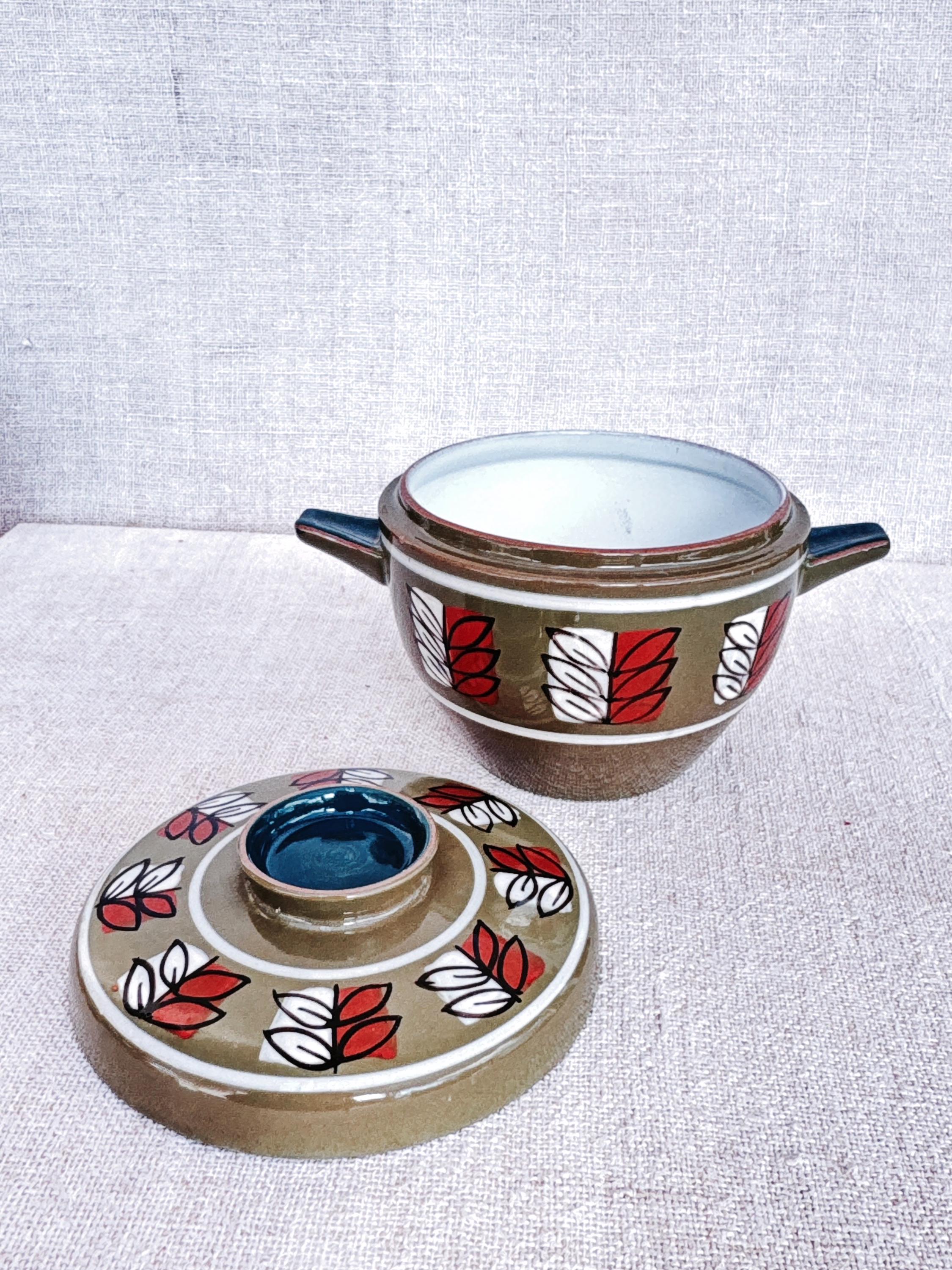 1970年代のセラマーノ陶器瓶 – 西ドイツ製、手描きの素朴な陶器、蓋