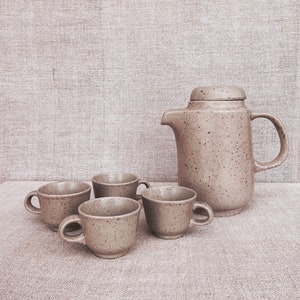 1970s Speckled Stoneware Coffee Set: Mid-Century Modern Coffee Pot & 4 Cups