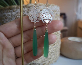 Earrings woman jewelry mother-of-pearl carved chalcedony green pink boho ethnic chic natural pearl jewelry evening party natural pearl