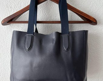 AUTH Coach Derby Tote Navy Blue Gold Tag Square Bottom Snap Closure