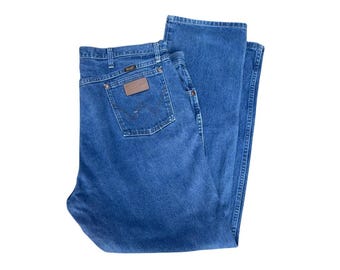 Men’s Vintage Wrangler Jeans 42x32 Straight Leg Blue Denim USA
