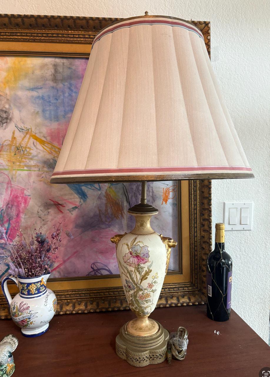 Vintage Automax NY Porcelain Floral Lamp 1940s Cottagecore