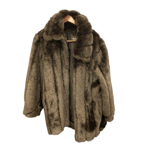 PLT Plus - Manteau ceinturé en fausse fourrure taupe | FR