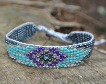 Adjustable loom bracelet