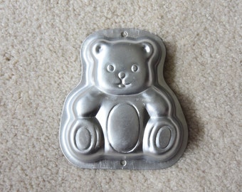 Vintage Adorable Teddy Bear mini cake/Jell-O mold