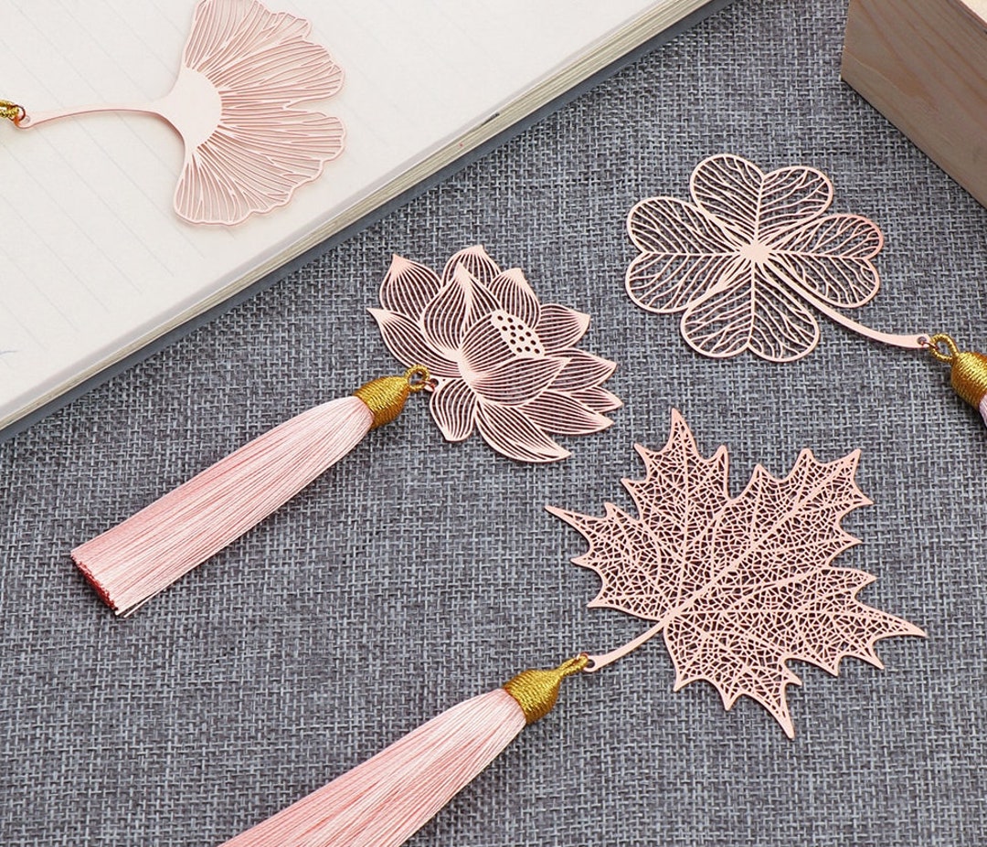 Maple Leaf Bookmark Gift STUNNING Gold or Pink Metal Maple Leaf or