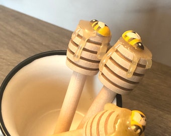 Fake Honey Dipper: Bumblebee Summer Tiered Tray Decor