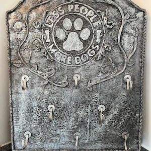 Llavero para amantes de los perros / 'Menos gente, más perros' / 8 ganchos / Hecho a mano con cartón y papel reciclado