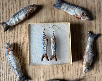 Spun cotton sardine earrings