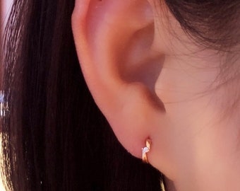 Épingle en or rose 14 carats Boucle d'oreille simple à pois cubiques/boucle d'oreille/cartilage/piercing Tragus/Daith/piercing cerceau/petites créoles 12