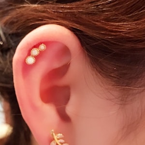 Triple Round Opal Piercing, Cartilage earrings, pierce, Tragus, helix, conch piercing, opal stud earring, cute jewelry, minimalist, 16G