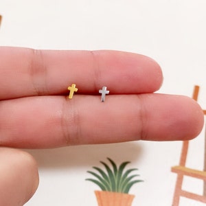 Tiny cross Piercing/Internally Threaded Labret/Cartilage earring/Tragus Piercing/MONROE, CARTILAGE STUDS/Helix Earring/conch piercing/L4