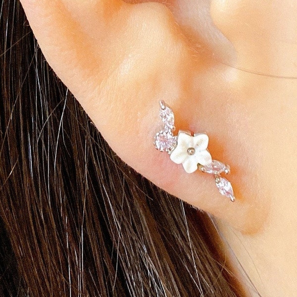 White flower Climber piercing/Ear crawler/Cubic Earrings/Cubic crawler/climber piercing/ Helix Earring,conch piercing,wedding earring